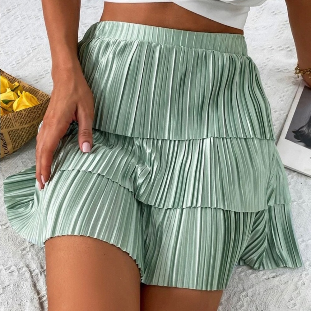 Solid Plisse Satin Layered Hem Skirt